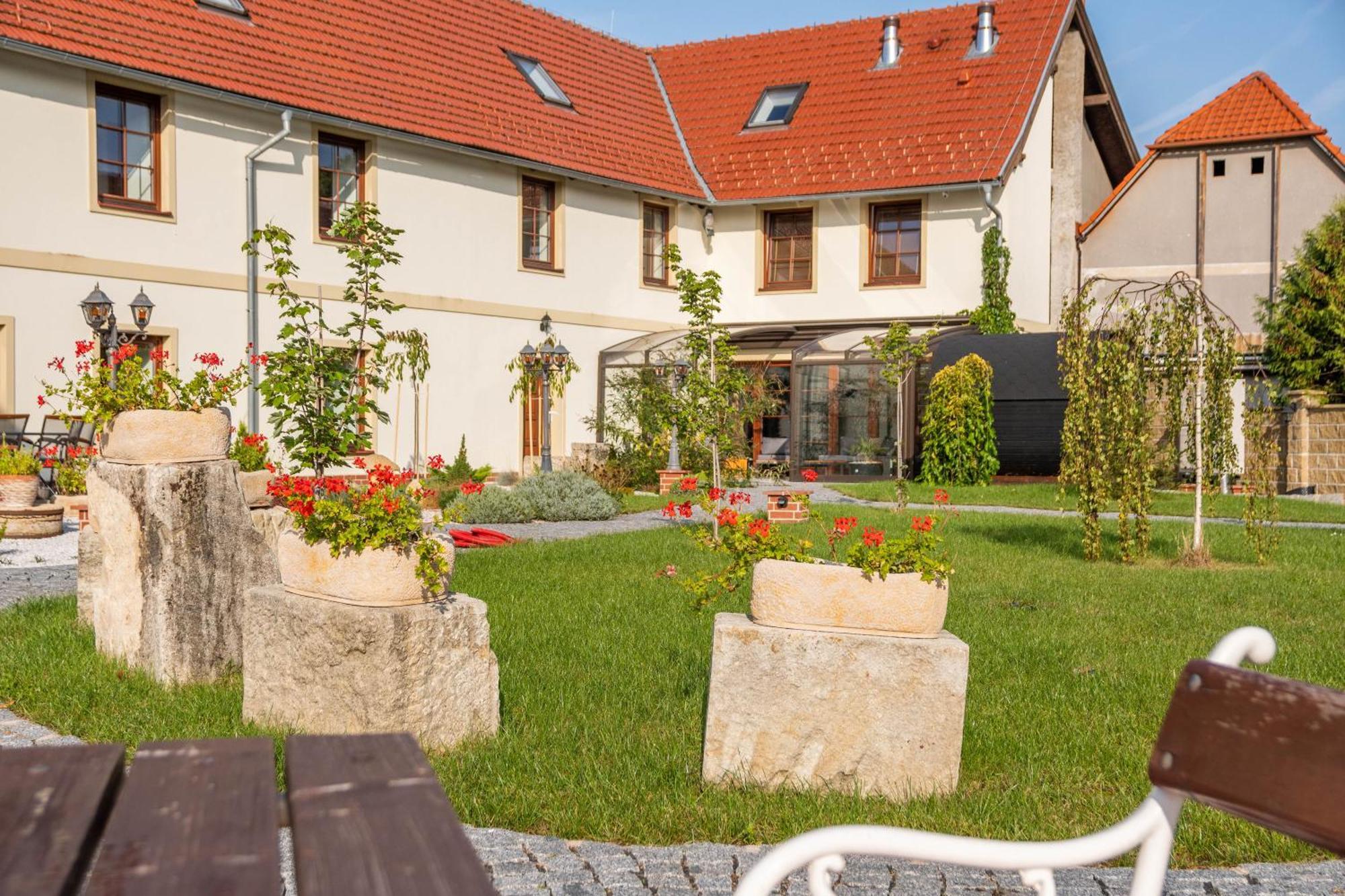Kokorin Apartments Buitenkant foto